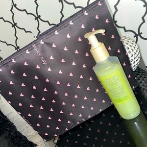 💗Mary Kay💗 Travel roll up bag & Mary Kay Satin Hands scrub